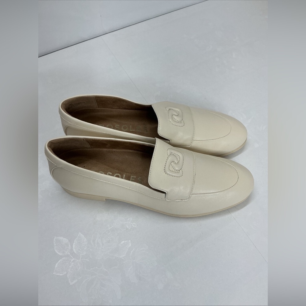 AEROSOLES Ivory Loafers